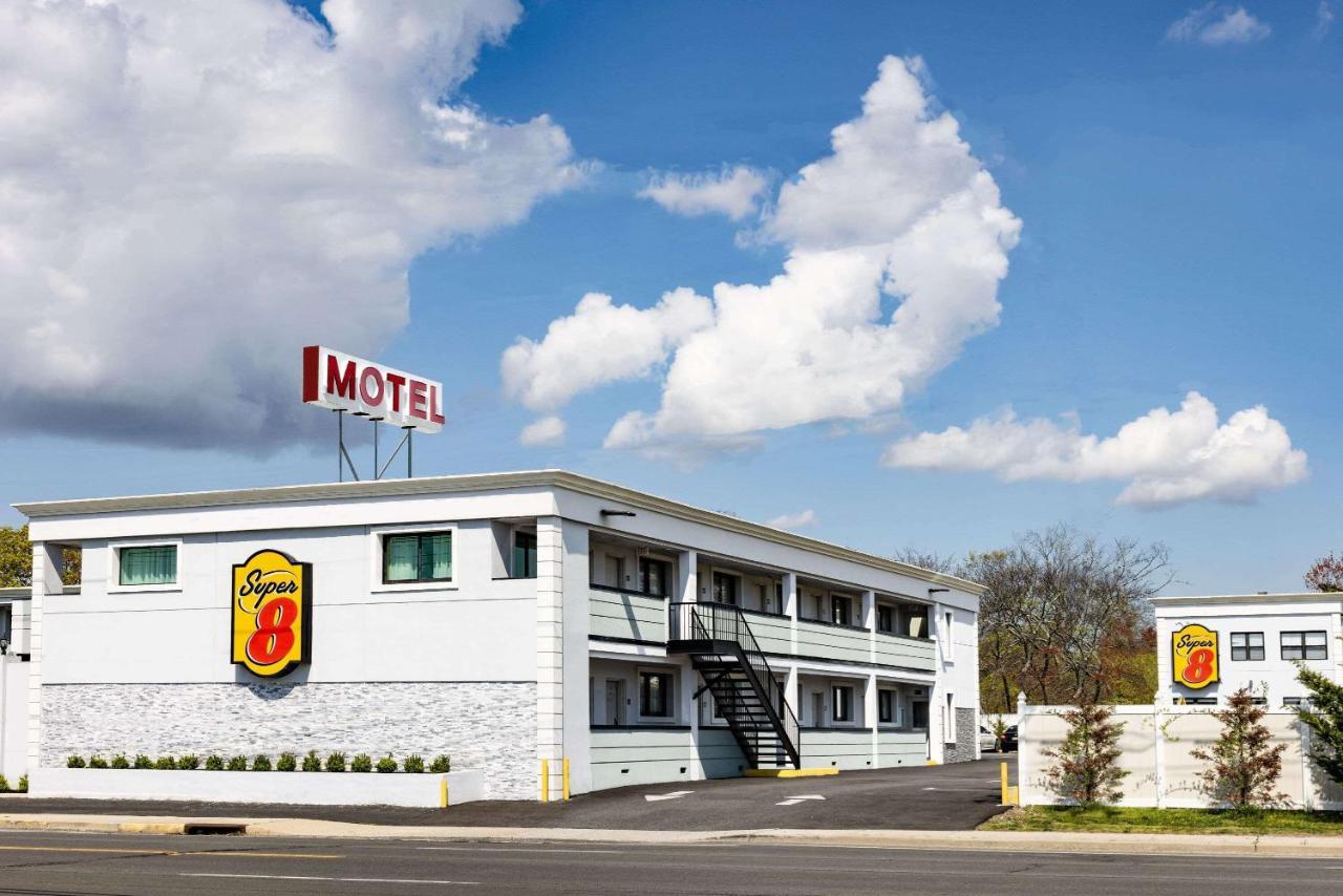 Super 8 By Wyndham Lindenhurst Exterior foto